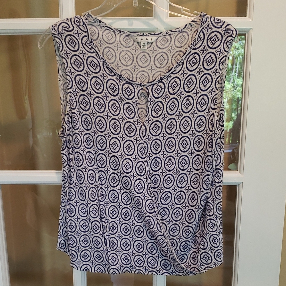 CAbi Blue and White Geometric Faux-Wrap Sleeveless Top Size: M